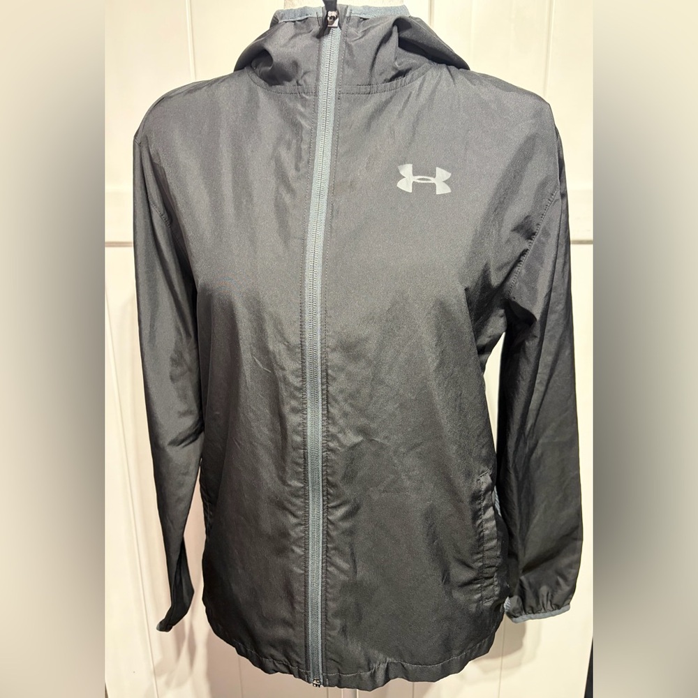 Under Armour black/grey Youth lightweight jacket/backpack